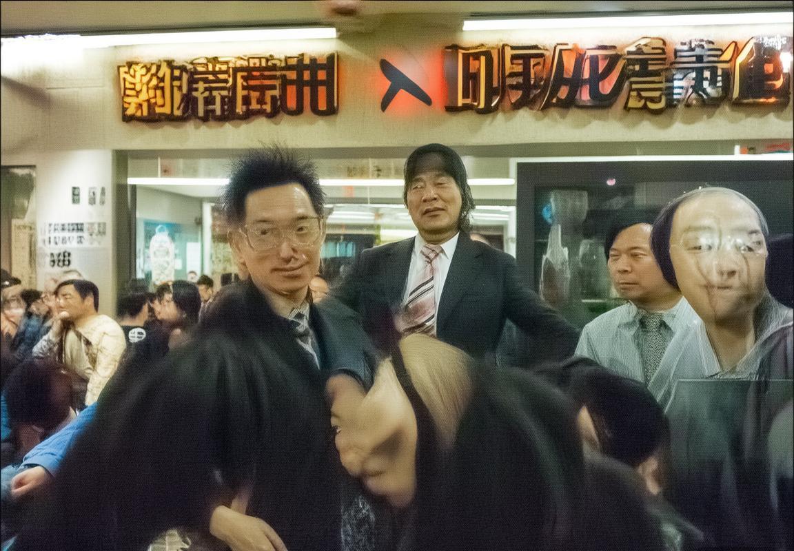 湖人队球星勒布朗·詹姆斯运动状态低迷表现引热议